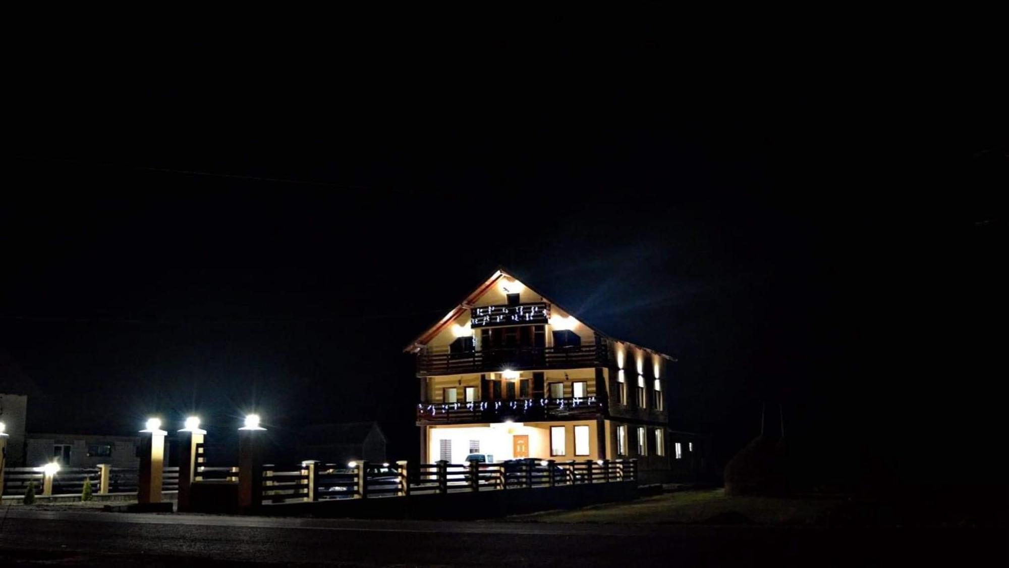 Hotel Casa Vadeanu Sighetu Marmaţiei Exterior foto